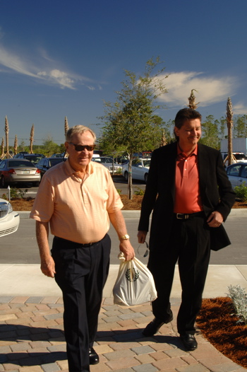 oldcorkscrewjacknicklaus1004